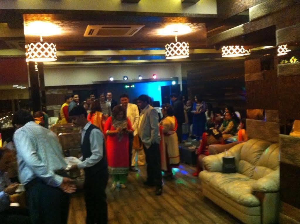 Hotel Beyond Neu-Delhi Exterior foto